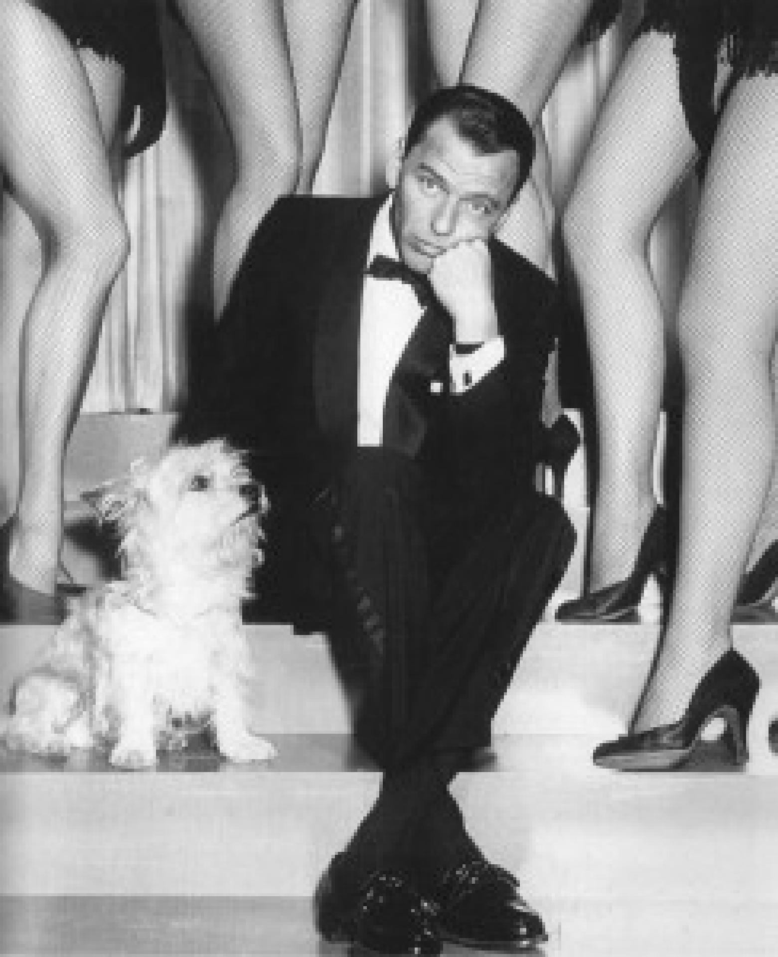Frank Sinatra mit einem West Highland White Terrier, 1958