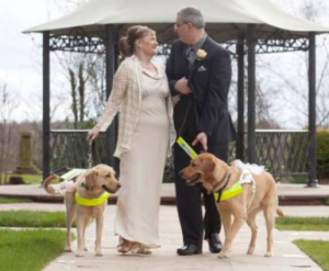 guide_dogs_blind_couple_marry-300x247